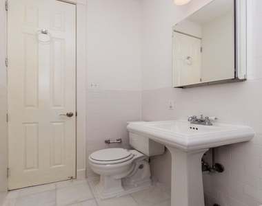 Prime West Village, Hudson and Perrry, 2.5 Month's Free and No Fee, ASAP to October Move - Photo Thumbnail 5