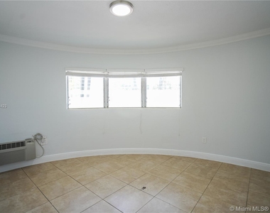 7640 Carlyle Ave - Photo Thumbnail 10