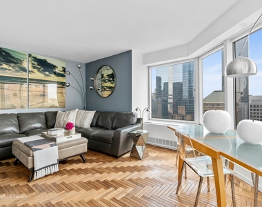 150 West 56th St - Photo Thumbnail 8