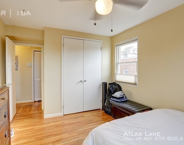 526 Kenyon Street Nw - Photo Thumbnail 5