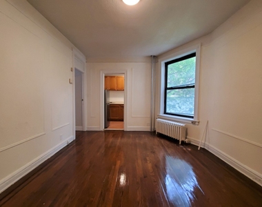 25-21 31st Ave - Photo Thumbnail 2