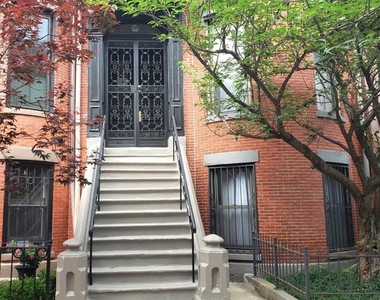 209 West Newton Street - Photo Thumbnail 10