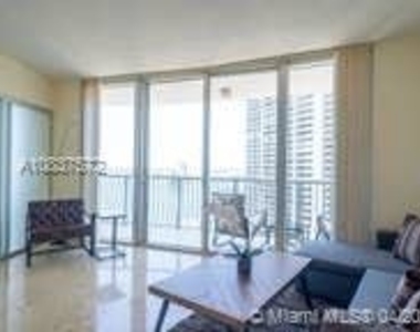 1750 N Bayshore Dr - Photo Thumbnail 4