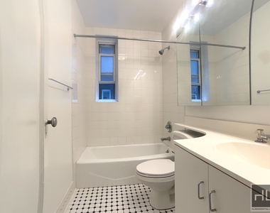 34 West 65th Street - Photo Thumbnail 2