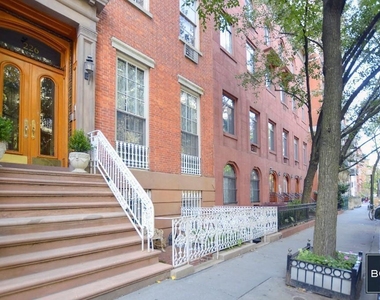 226 West 21st Street - Photo Thumbnail 8