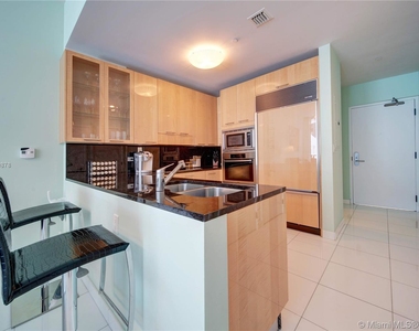 6799 Collins Ave - Photo Thumbnail 21