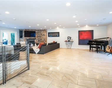 3552 Dixie Canyon Place - Photo Thumbnail 1