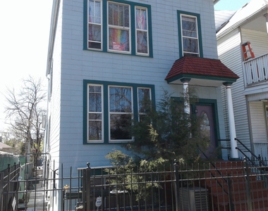 3018 North Hoyne Avenue - Photo Thumbnail 0