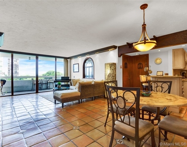 1627 Brickell Ave - Photo Thumbnail 7