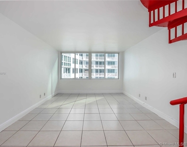 5401 Collins Ave - Photo Thumbnail 5