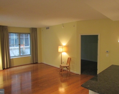 820 N Pollard Street - Photo Thumbnail 4