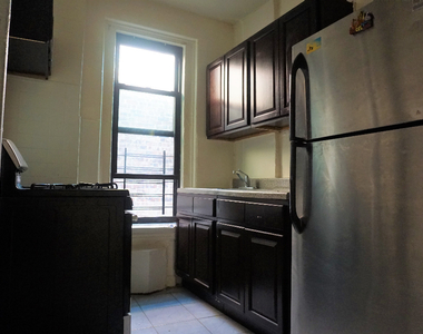 140 Seaman Avenue - Photo Thumbnail 5