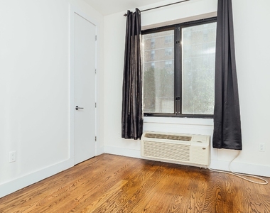 112 Manhattan Avenue, Brooklyn, NY 11206 - Photo Thumbnail 4