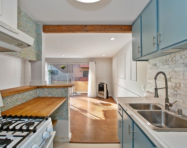 855 Victor Ave - Photo Thumbnail 4