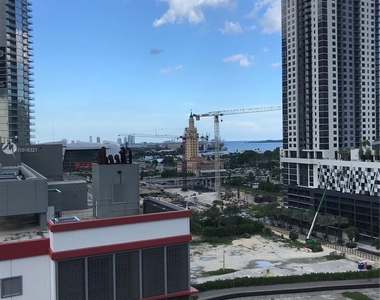 800 N Miami Ave - Photo Thumbnail 6