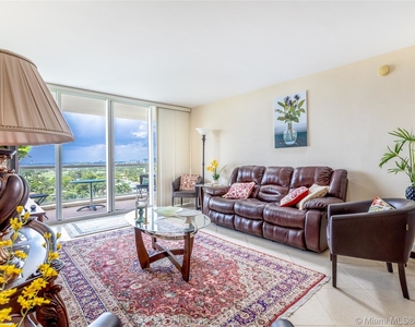 5600 Collins Ave - Photo Thumbnail 5