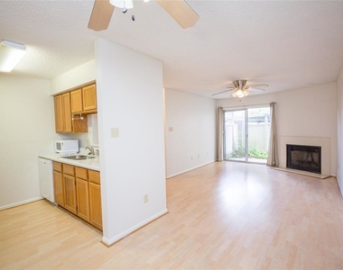 2120 El Paseo Street - Photo Thumbnail 6