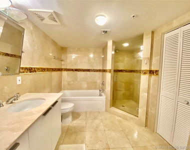 16699 Collins Ave - Photo Thumbnail 20