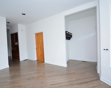 3414 North Damen Avenue - Photo Thumbnail 2