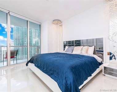 465 Brickell Ave - Photo Thumbnail 7