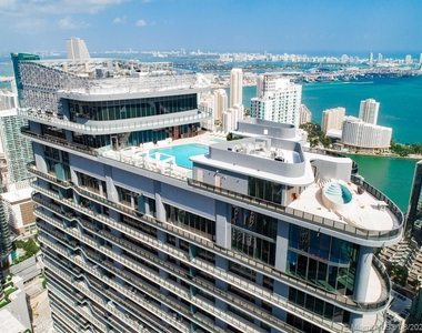 1000 Brickell Plz - Photo Thumbnail 20