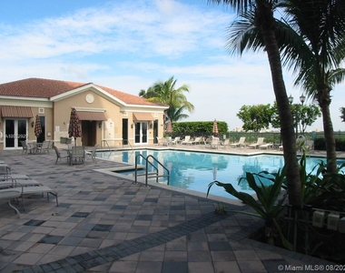 3232 Coral Way - Photo Thumbnail 12