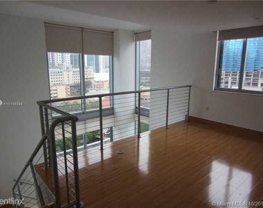 1050 Brickell Ave - Photo Thumbnail 2