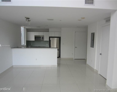 1050 Brickell Ave - Photo Thumbnail 0