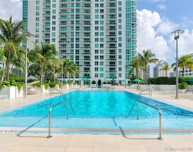 951 Brickell Ave - Photo Thumbnail 20