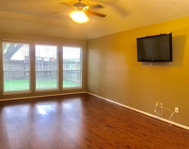 3111 Kempwood Drive - Photo Thumbnail 17