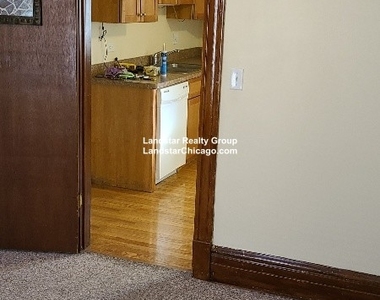 3638 North Lakewood - Photo Thumbnail 11