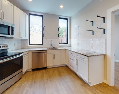 3861 Lancaster Ave Unit 3b - Photo Thumbnail 0