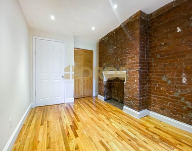 335 East 10th Street - Photo Thumbnail 5