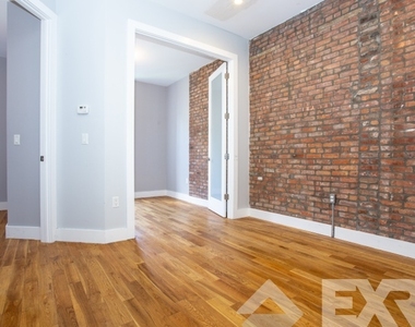 35 Rogers Avenue - Photo Thumbnail 1