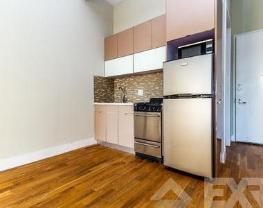 35 Rogers Avenue - Photo Thumbnail 1