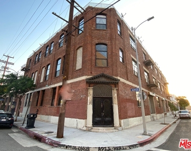 652 Mateo St - Photo Thumbnail 0