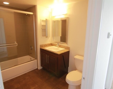 11925 Kling St Apt 204 - Photo Thumbnail 9