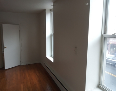 212 Ralph Avenue - Photo Thumbnail 5