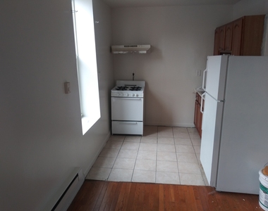 212 Ralph Avenue - Photo Thumbnail 3