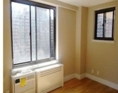 792 Columbus Avenue - Photo Thumbnail 6