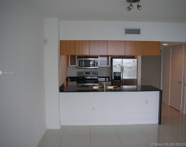 1750 N Bayshore Dr - Photo Thumbnail 9