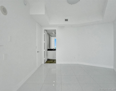 15901 Collins Ave - Photo Thumbnail 32