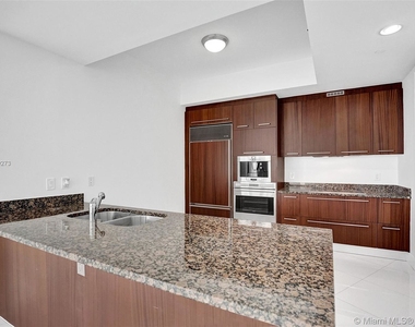 15901 Collins Ave - Photo Thumbnail 19