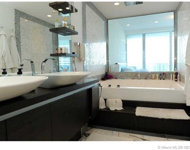 200 Biscayne Boulevard Way - Photo Thumbnail 6