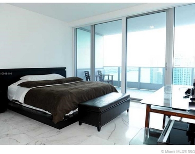 200 Biscayne Boulevard Way - Photo Thumbnail 4