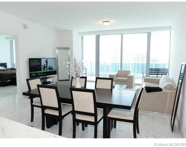 200 Biscayne Boulevard Way - Photo Thumbnail 2