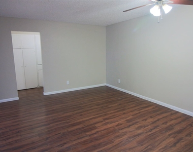 6629 S Hulen St - Photo Thumbnail 1