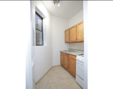 624 East 11th Street - Photo Thumbnail 4