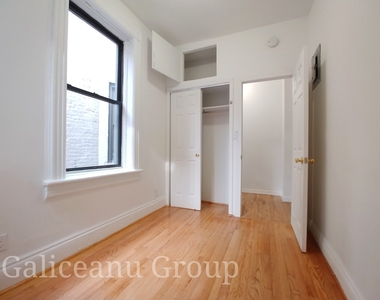 221 East 32nd Street - Photo Thumbnail 4