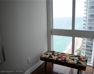 16001 Collins Ave - Photo Thumbnail 13